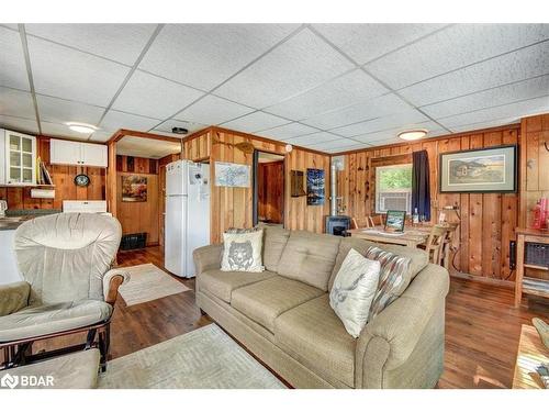 31 Fire Route 96, Peterborough, ON - Indoor Photo Showing Living Room