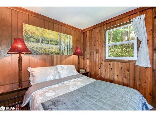 31 Fire Route 96, Peterborough, ON - Indoor Photo Showing Bedroom