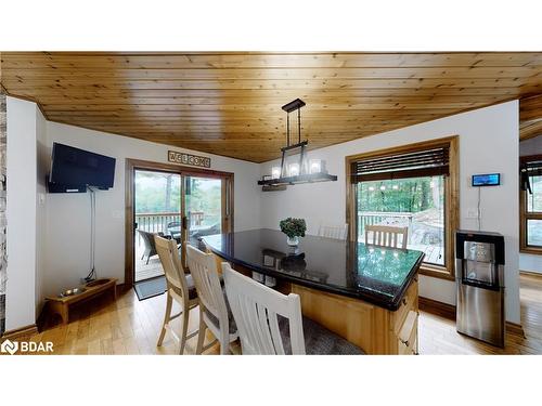 3413 Flat Rapids Lane, Severn, ON - Indoor Photo Showing Dining Room