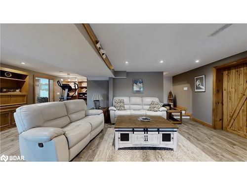 3413 Flat Rapids Lane, Severn, ON - Indoor Photo Showing Living Room