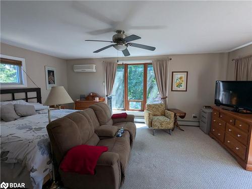 6497 Yonge Street, Churchill, ON - Indoor Photo Showing Bedroom