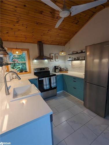 6497 Yonge Street, Churchill, ON - Indoor Photo Showing Kitchen With Stainless Steel Kitchen