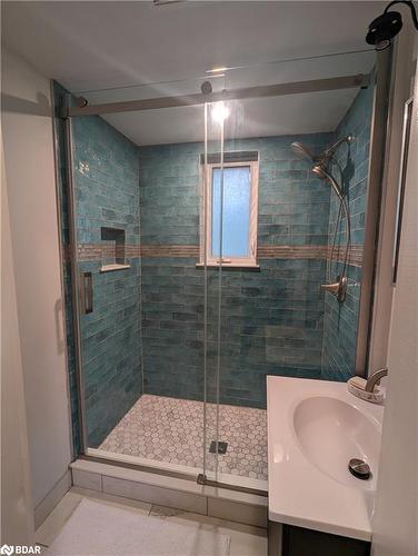 6497 Yonge Street, Churchill, ON - Indoor Photo Showing Bathroom