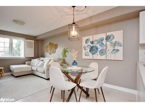 11-53 Ferndale Drive S, Barrie, ON - Indoor Photo Showing Dining Room