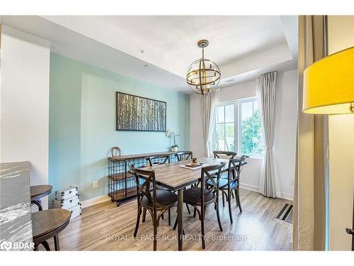 415-40 Horseshoe Boulevard, Oro-Medonte, ON - Indoor Photo Showing Dining Room