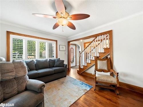 154 Brant Street E, Orillia, ON - Indoor Photo Showing Living Room