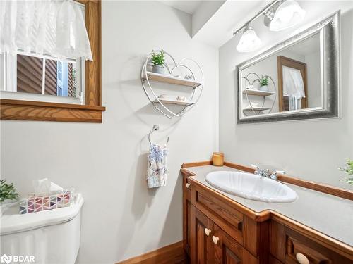 154 Brant Street E, Orillia, ON - Indoor Photo Showing Bathroom