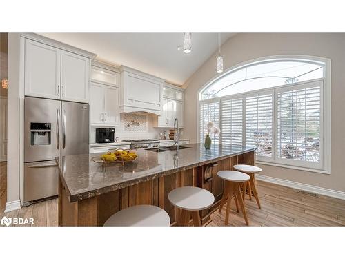 392 Cox Mill Road, Barrie, ON - Indoor Photo Showing Kitchen With Upgraded Kitchen