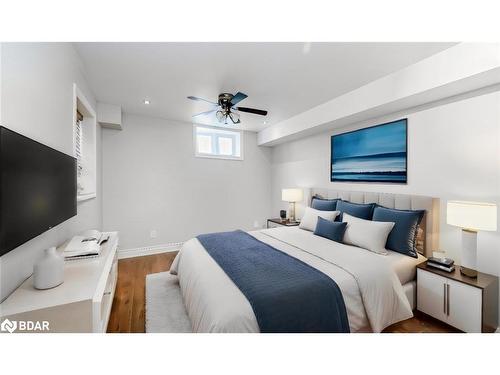 392 Cox Mill Road, Barrie, ON - Indoor Photo Showing Bedroom