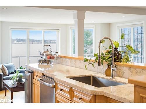 281 Puddicombe Road, Midland, ON - Indoor Photo Showing Kitchen