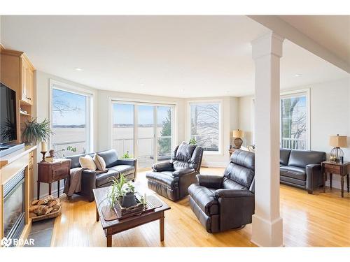 281 Puddicombe Road, Midland, ON - Indoor Photo Showing Living Room