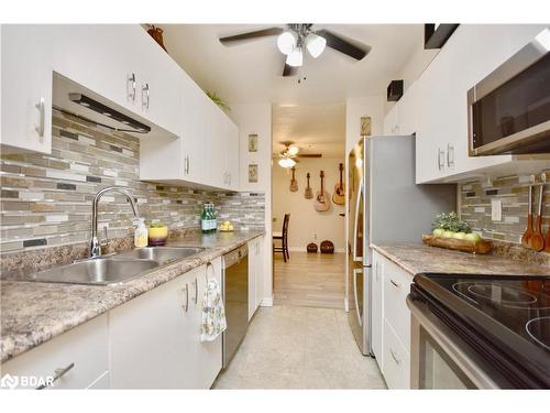 204-25 Meadow Lane, Barrie, ON - Indoor Photo Showing Kitchen With Double Sink