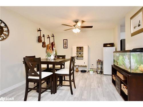 204-25 Meadow Lane, Barrie, ON - Indoor Photo Showing Dining Room