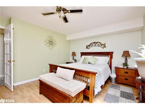 204-25 Meadow Lane, Barrie, ON - Indoor Photo Showing Bedroom