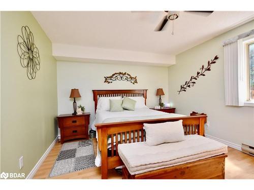 204-25 Meadow Lane, Barrie, ON - Indoor Photo Showing Bedroom