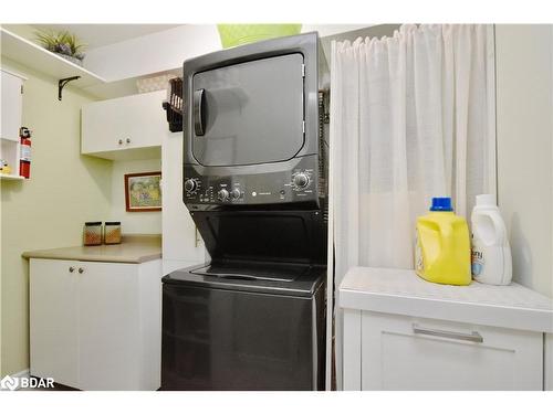 204-25 Meadow Lane, Barrie, ON - Indoor Photo Showing Laundry Room