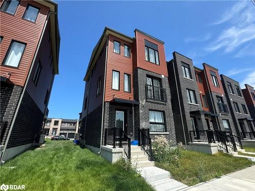 109 Fairlane Avenue, Barrie, ON - Outdoor With Facade