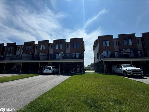 109 Fairlane Avenue, Barrie, ON - Outdoor With Facade