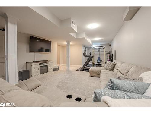 41 Landscape Drive, Oro-Medonte, ON - Indoor Photo Showing Living Room