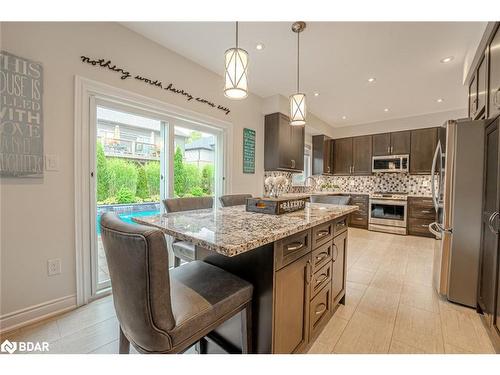 41 Landscape Drive, Oro-Medonte, ON - Indoor Photo Showing Kitchen With Upgraded Kitchen