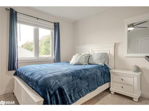 41 Landscape Drive, Oro-Medonte, ON - Indoor Photo Showing Bedroom