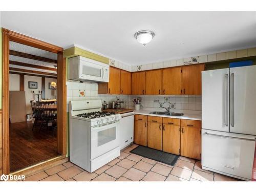 3098 Given Road, Cooksville, ON - Indoor Photo Showing Kitchen With Double Sink