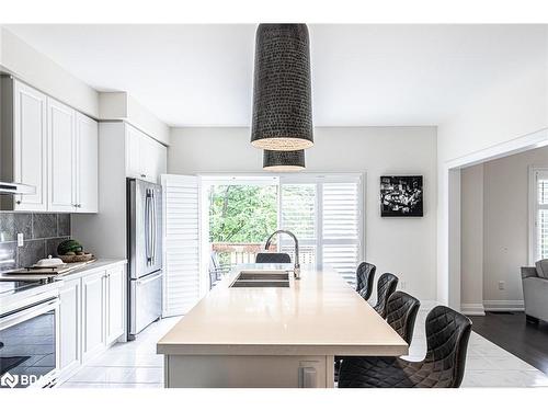 37 Muirfield Drive Drive, Barrie, ON - Indoor Photo Showing Kitchen