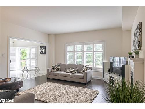 37 Muirfield Drive Drive, Barrie, ON - Indoor Photo Showing Living Room