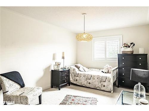 37 Muirfield Drive Drive, Barrie, ON - Indoor Photo Showing Bedroom