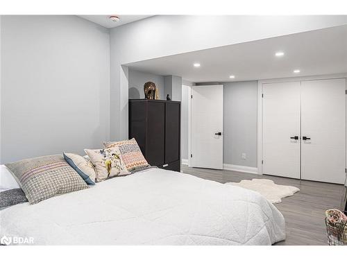 37 Muirfield Drive Drive, Barrie, ON - Indoor Photo Showing Bedroom