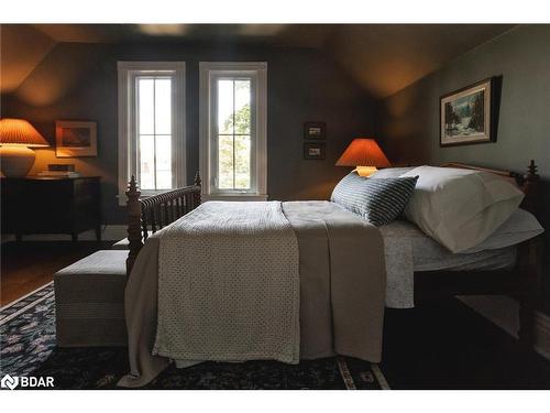 42 Burton Avenue, Barrie, ON - Indoor Photo Showing Bedroom