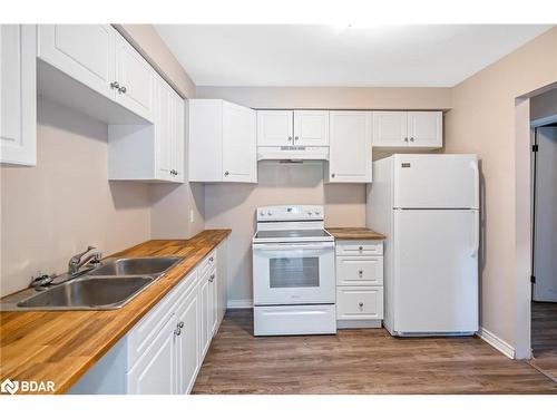 178-195 Denistoun Street, Welland, ON - Indoor Photo Showing Kitchen With Double Sink