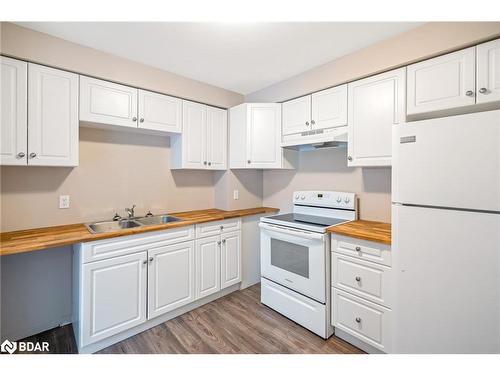 178-195 Denistoun Street, Welland, ON - Indoor Photo Showing Kitchen With Double Sink