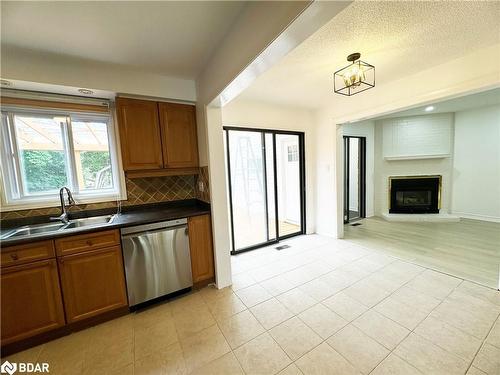 6 Carruthers Crescent, Barrie, ON - Indoor Photo Showing Kitchen With Double Sink