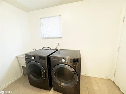 6 Carruthers Crescent, Barrie, ON - Indoor Photo Showing Laundry Room