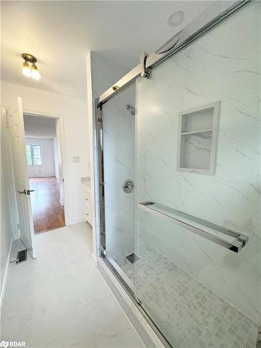 6 Carruthers Crescent, Barrie, ON - Indoor Photo Showing Bathroom