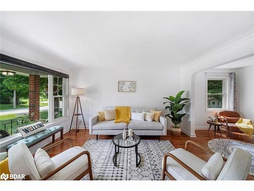 56 South Street, Orillia, ON - Indoor Photo Showing Living Room