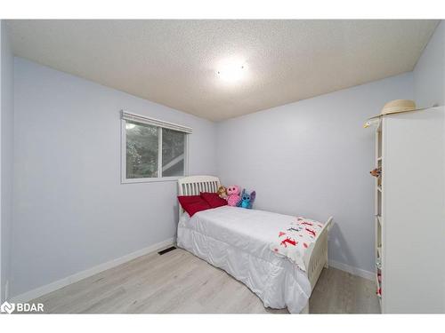 405 Leacock Drive, Barrie, ON - Indoor Photo Showing Bedroom