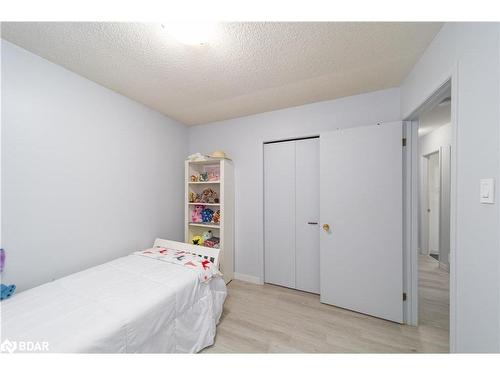 405 Leacock Drive, Barrie, ON - Indoor Photo Showing Bedroom