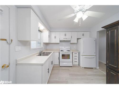 405 Leacock Drive, Barrie, ON - Indoor Photo Showing Kitchen With Double Sink