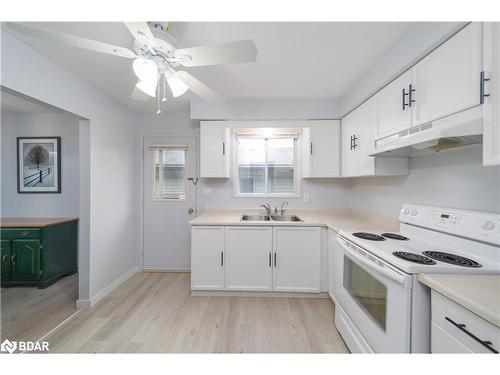 405 Leacock Drive, Barrie, ON - Indoor Photo Showing Kitchen With Double Sink