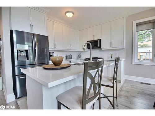 76 Old Mosley Street, Wasaga Beach, ON - Indoor Photo Showing Kitchen