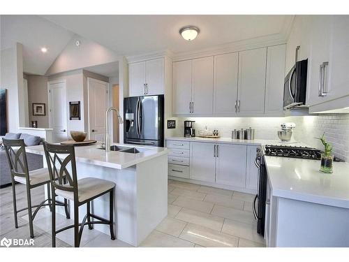 76 Old Mosley Street, Wasaga Beach, ON - Indoor Photo Showing Kitchen With Upgraded Kitchen