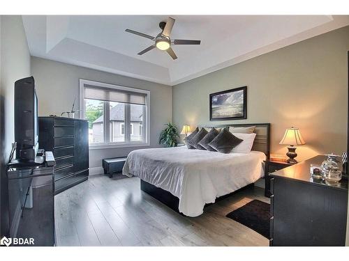 76 Old Mosley Street, Wasaga Beach, ON - Indoor Photo Showing Bedroom