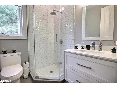 76 Old Mosley Street, Wasaga Beach, ON - Indoor Photo Showing Bathroom