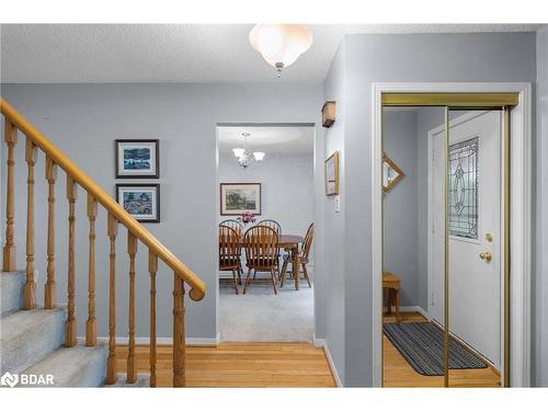 39 Grandview Crescent, Oro-Medonte, ON - Indoor Photo Showing Other Room