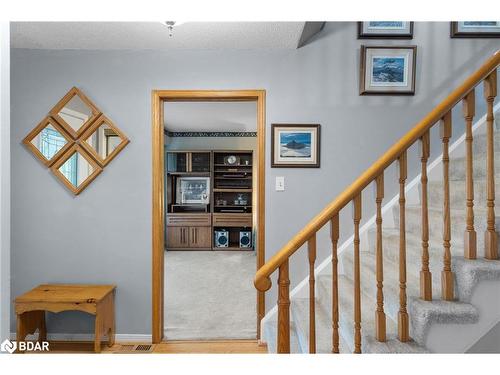 39 Grandview Crescent, Oro-Medonte, ON - Indoor Photo Showing Other Room