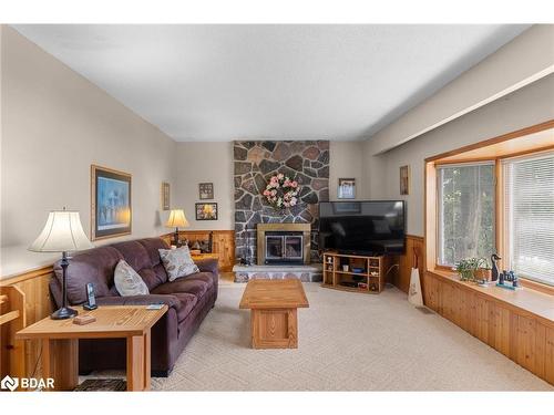 39 Grandview Crescent, Oro-Medonte, ON - Indoor Photo Showing Living Room With Fireplace