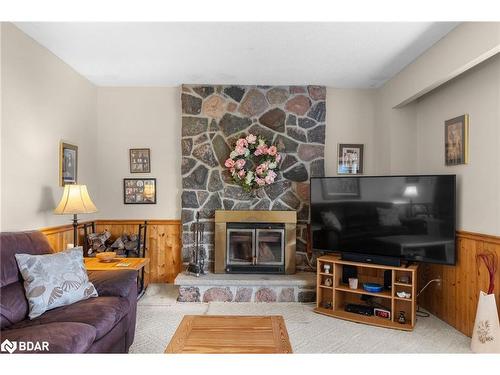 39 Grandview Crescent, Oro-Medonte, ON - Indoor Photo Showing Living Room With Fireplace