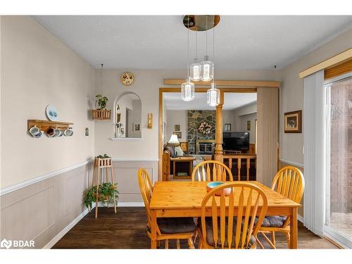 39 Grandview Crescent, Oro-Medonte, ON - Indoor Photo Showing Dining Room